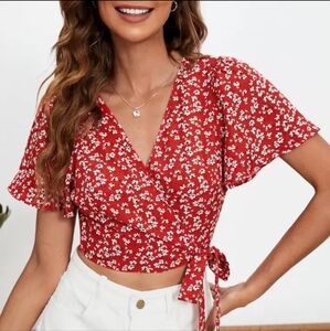 3/$20🌟 LIKE NEW SHEIN Red Ditsy Floral Flutter Sleeve Tie Side Wrap Crop Top XL